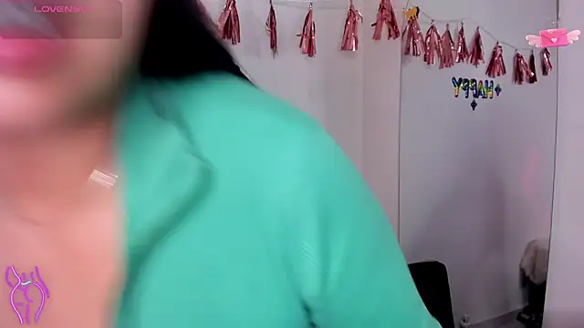 XXX chat uživo modela Viioleett_cum
