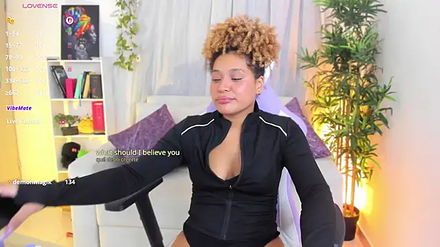 natty_romanof_18's Live XXX Chat