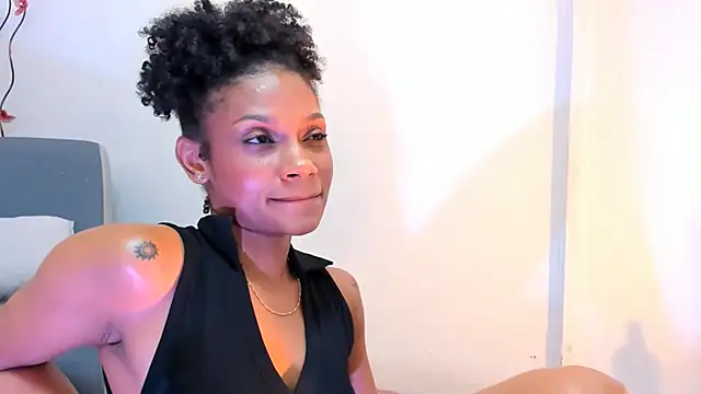kamii_arias Adlı Modelin Canlı XXX Sohbeti