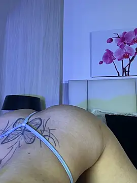 XXX chat uživo modela JuliaColemann