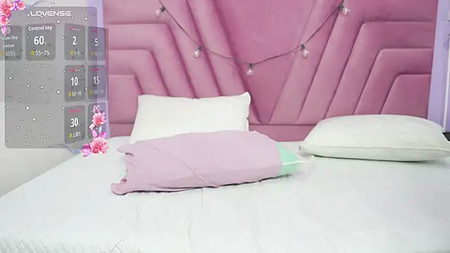 hornybarelylegalgirl's Live XXX Chat