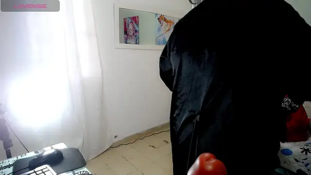 צ'אט XXX בשידור חי של Lulu_mommyHot