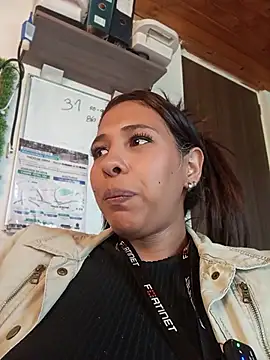 Ivon_C élő XXX-chatje