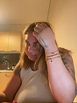HeyBABYGIRL live XXX chat