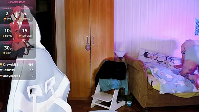 EyesUpHere8 live XXX chat