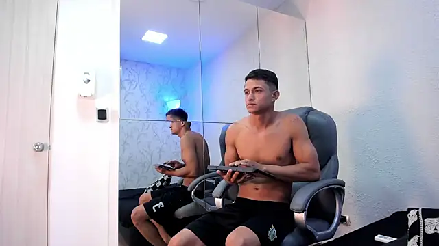 Simon_Axe Live XXX-chat
