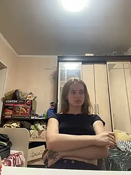 LeinaWoluers Adlı Modelin Canlı XXX Sohbeti