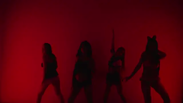 Believe-girl: διαδικτυακό σόου στην κάμερα
