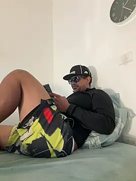 bigdick211292: απευθείας συνομιλία ΧΧΧ