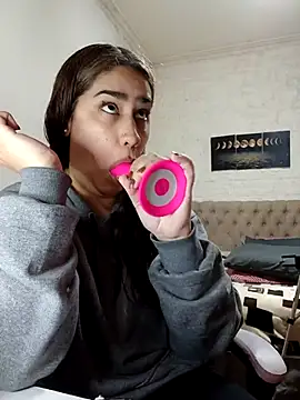 nahiarabiel33's Live XXX Chat