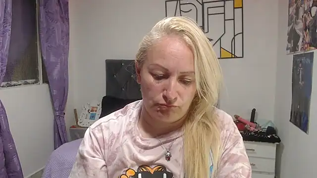 Czat XXX na żywo – emperabigbootybigass
