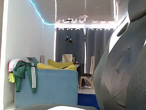 Chat +18 de Keen_wild ao vivo