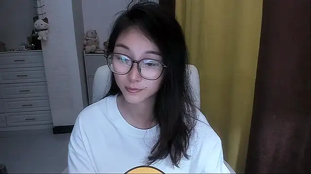 NIAN-er Adlı Modelin Canlı XXX Sohbeti
