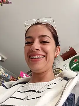 Nathaly_12 élő XXX-chatje