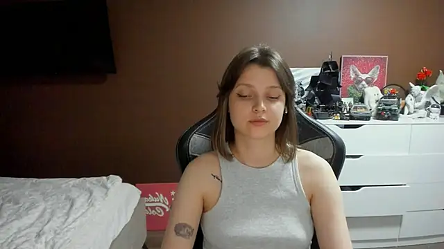 SoniNesti Live XXX-chat