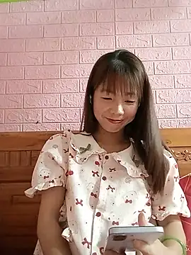 AmyLinee01 Adlı Modelin Canlı XXX Sohbeti