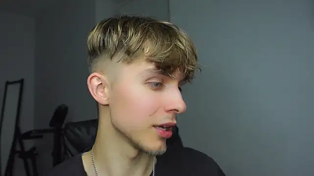 Damien_Dallas élő XXX-chatje
