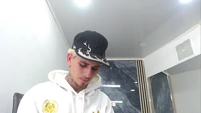 NoahDant – Naživo XXX chat