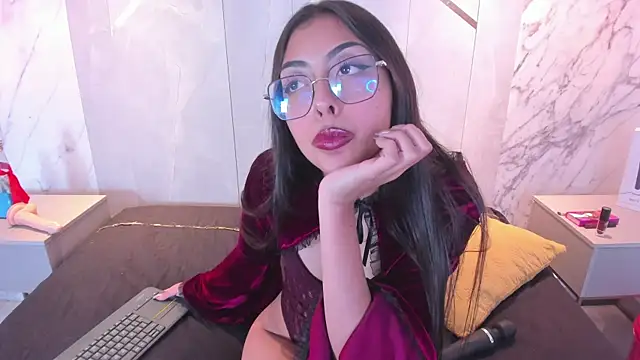 צ'אט XXX בשידור חי של CocoDream_