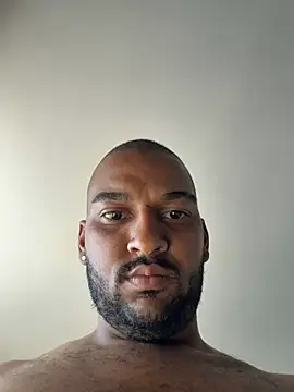 Show modela juanseposso10 na web-kameri