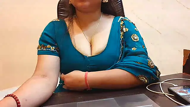 PUCHEJAAN's Live XXX Chat