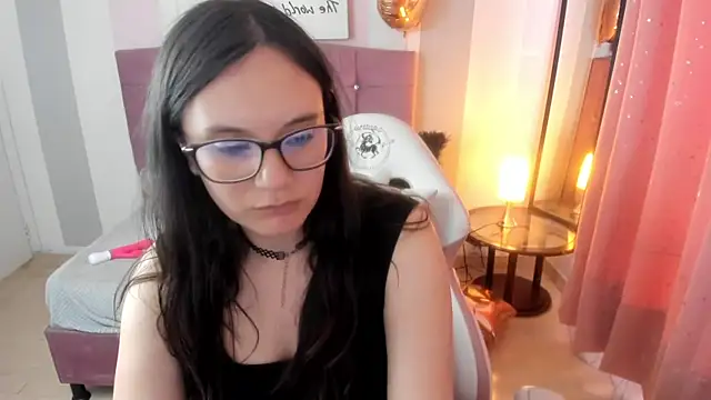 Wanda_sg লাইভ XXX চ্যাট