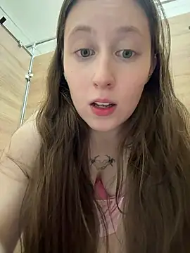 FroggyAnna live XXX chat