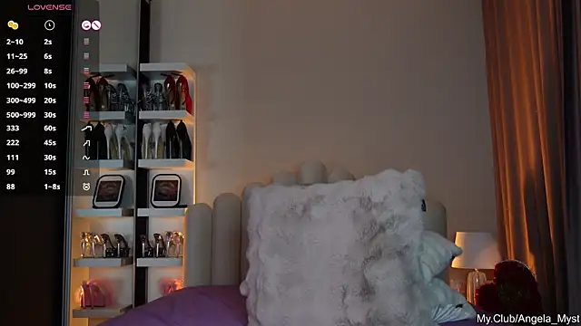 Angela_Myst élő XXX-chatje