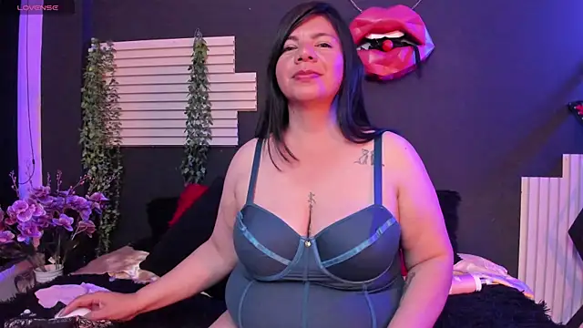 Chat XXX en directo de kinky_momm