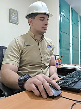 Officeb0y Adlı Modelin Canlı XXX Sohbeti