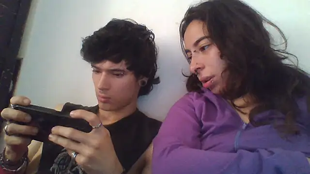 Moonandzukko Chat XXX in diretta