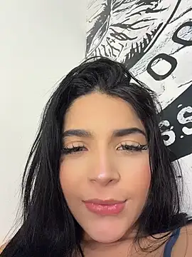 ArieliciousXXX live XXX chat
