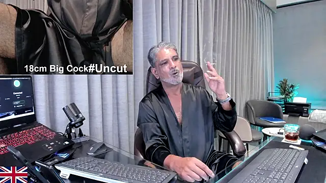 XXX chat uživo modela OnlineBossUK