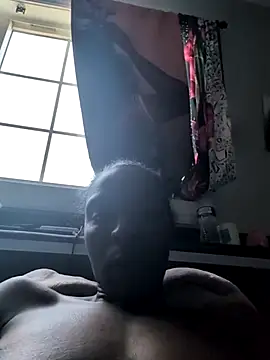 XXX chat uživo modela DevineBLK8
