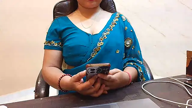 PUCHEJAAN Adlı Modelin Canlı XXX Sohbeti