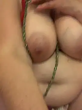Lizzaa80 XXX чат на живо