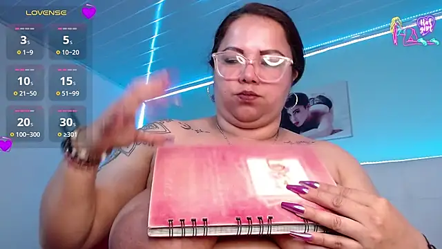 XXX chat uživo modela Lillytits