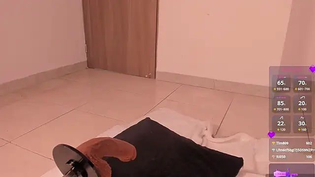 Nina_sweetz12 élő XXX-chatje