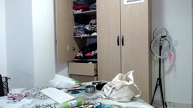 Doll_sary Chat XXX in diretta