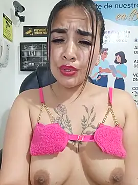 MAYE__13 élő XXX-chatje