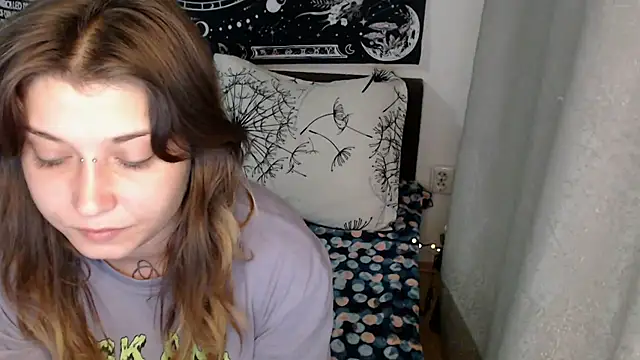AlienforTwenty's Live XXX Chat
