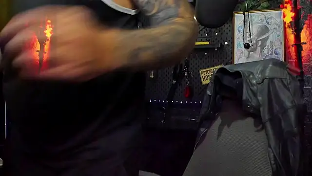 Онлайн чат XXX LexHardy