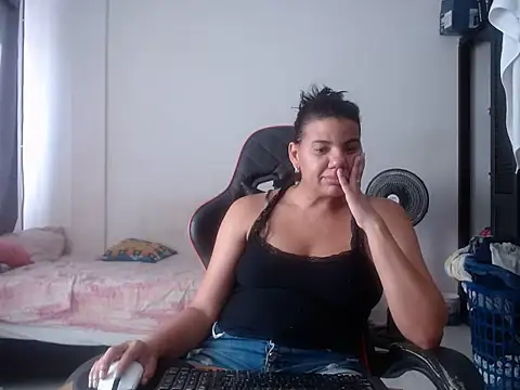 Adriana_0312's Live XXX Chat