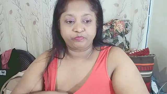 Indiantasha Adlı Modelin Canlı XXX Sohbeti