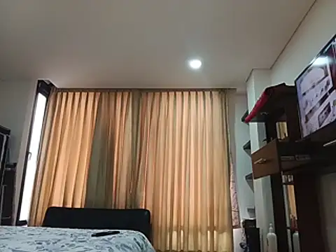 MiaIsabela_'s Live XXX Chat