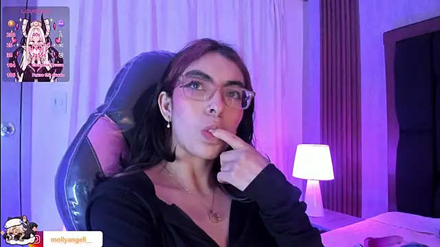 Molly_A Live XXX-Chat