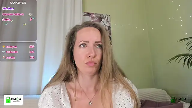 Queenymeln Live XXX chat