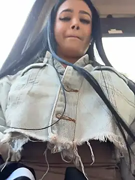 XXX chat uživo modela Sara_fun