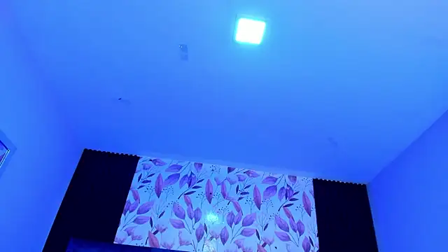 AmmyJones_'s Live XXX Chat