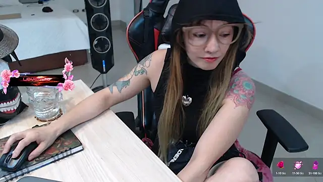 pink-2022's Live XXX Chat